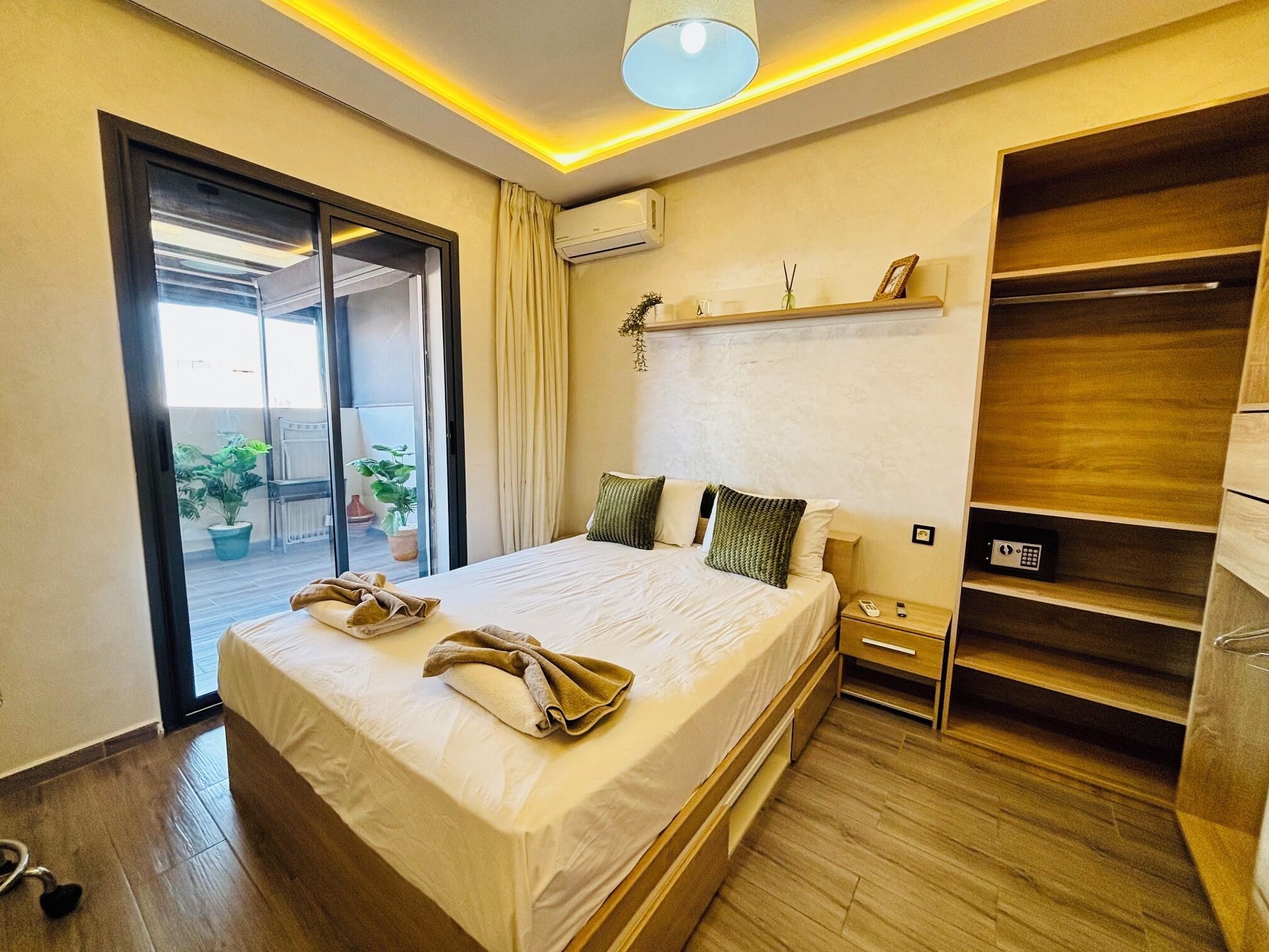 Apartamento luxo | Ferros/tábuas de passar roupa, Wi-Fi de cortesia