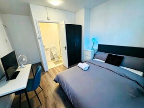 4 chambres, fer et planche à repasser, Wi-Fi gratuit, draps fournis
