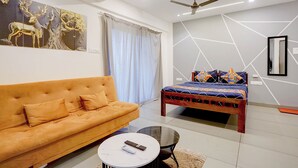 Egyptian cotton sheets, premium bedding, in-room safe, desk - FabHotel Casa Mandrem - Nr. Mandrem Beach (Mandrem)