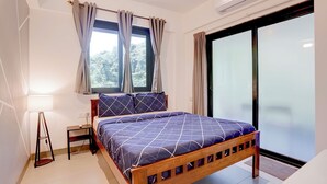 Egyptian cotton sheets, premium bedding, in-room safe, desk - FabHotel Casa Mandrem - Nr. Mandrem Beach (Mandrem)