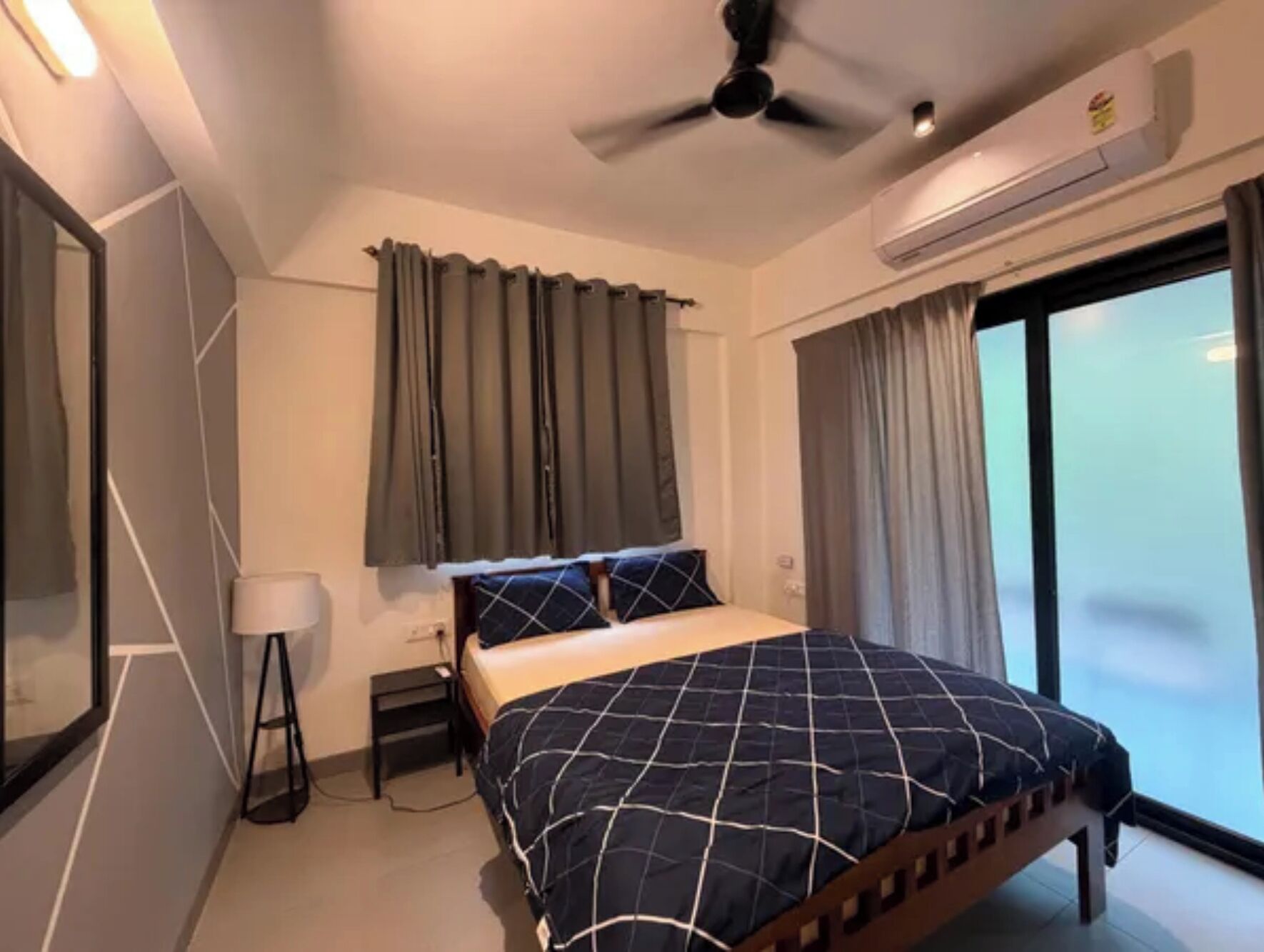 Phòng Deluxe | Bộ trải giường bằng vải cotton Ai Cập, bộ đồ giường cao cấp 