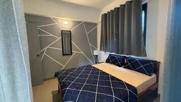 Premium Room | Egyptian cotton sheets, premium bedding, in-room safe, desk