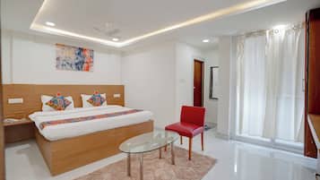 Egyptian cotton sheets, premium bedding, in-room safe, desk