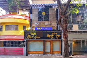 Front of property - Fabhotel Nest Inn (Mumbai)