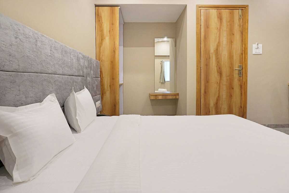 Family Room | Egyptian cotton sheets, premium bedding, in-room safe, desk