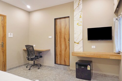 Fabhotel Nest Inn