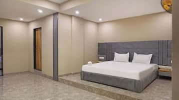 Habitación ejecutiva | Sábanas de algodón egipcio, ropa de cama de alta calidad, caja fuerte