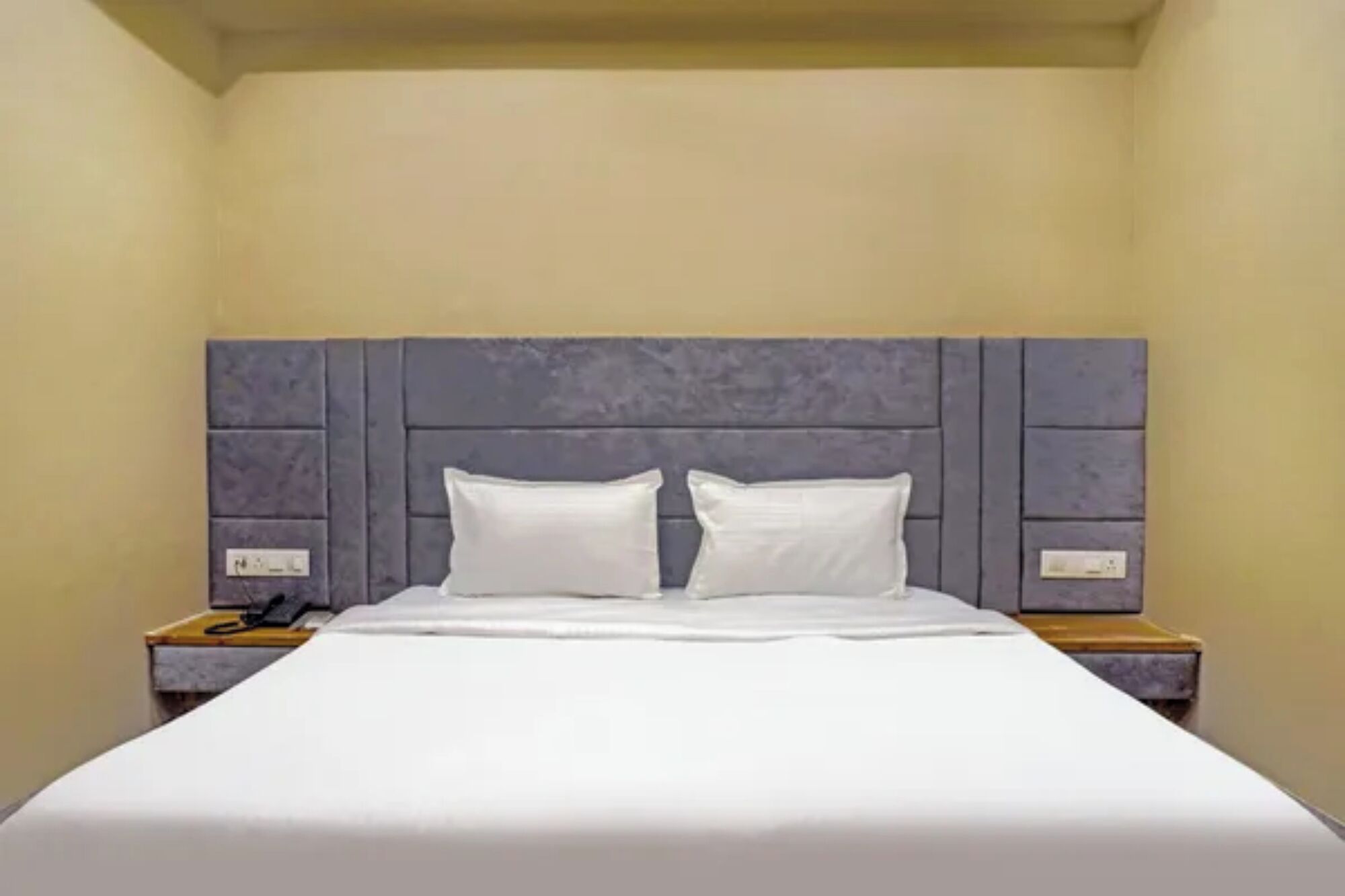 Family Room | Egyptian cotton sheets, premium bedding, in-room safe, desk