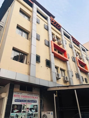 Exterior - Fabhotel Vaishanvi Palace (Hyderabad)