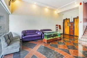 Lobby - Fabhotel Vaishanvi Palace (Hyderabad)