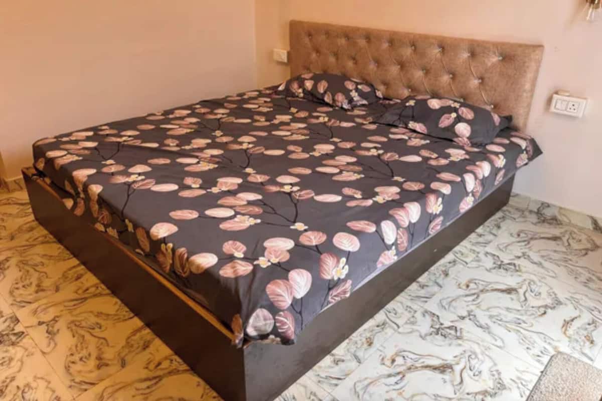 Deluxe Room | Egyptian cotton sheets, premium bedding, in-room safe, desk
