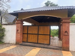Property entrance - Fabhotel Hill View Cottages (Arpora)
