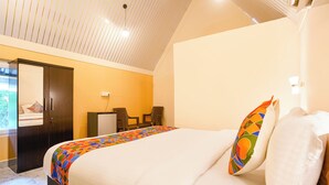Egyptian cotton sheets, premium bedding, in-room safe, desk - FabHotel Hill View Cottages (Arpora)