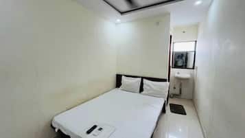 Egyptian cotton sheets, premium bedding, in-room safe, desk