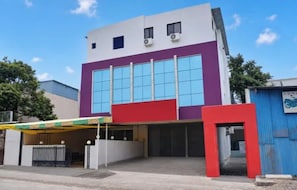 Exterior - Fabhotel Nutan Lodging (Pune)