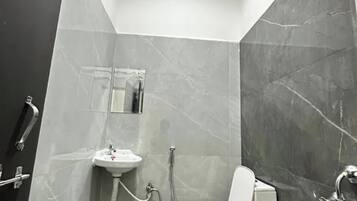 Buồng tắm vòi sen, vòi sen phun mưa, đồ dùng nhà tắm miễn phí