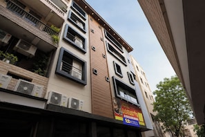 Front of property - Fabhotel Lotus Star (New Delhi)