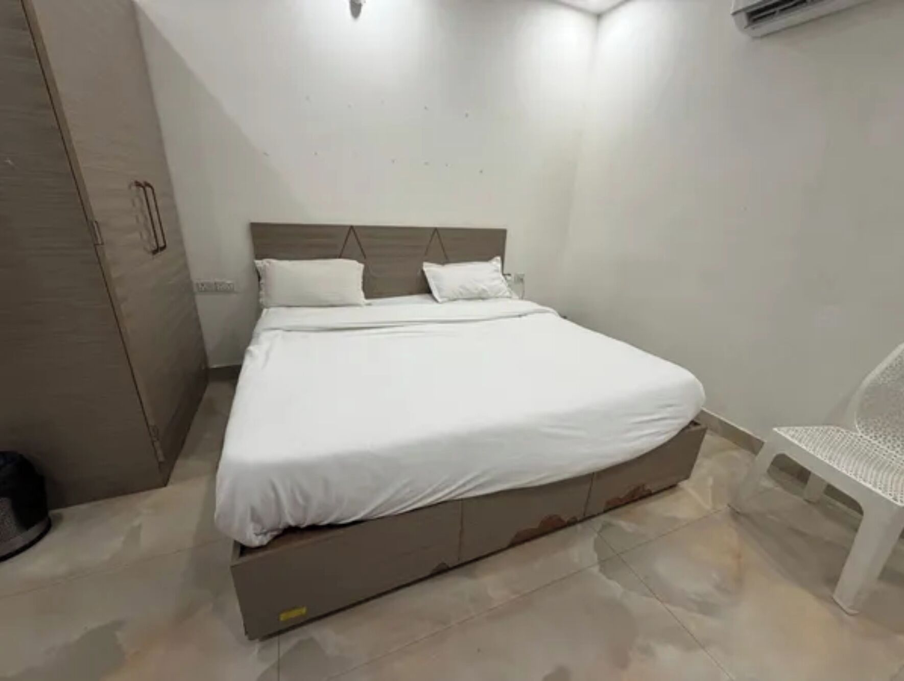 Deluxe Room | Egyptian cotton sheets, premium bedding, in-room safe, desk