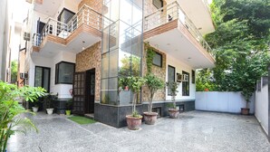 Unclassified image, 3 of 29, button - Fabhotel Red Flag (Gurugram)