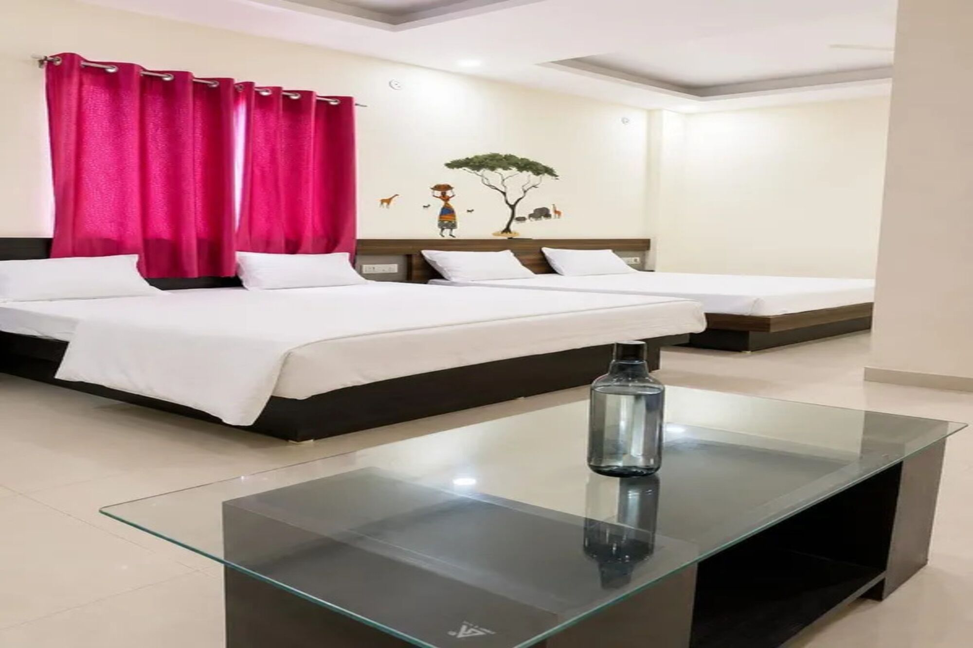 Kamar Eksekutif | Seprai katun Mesir, seprai premium, brankas, dan meja kerja