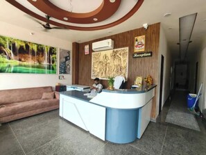 Quầy tiếp tân