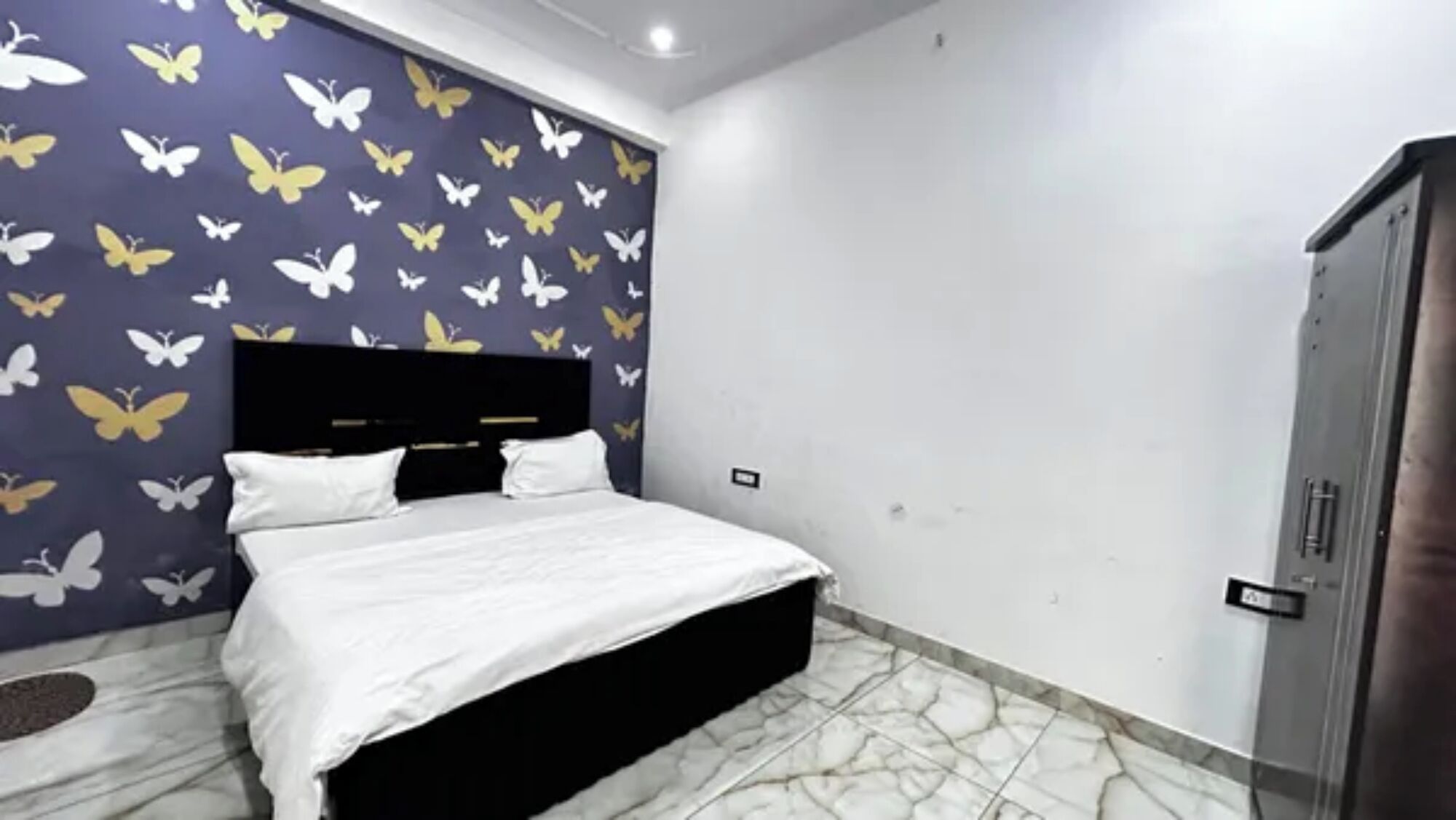 Deluxe Room | Egyptian cotton sheets, premium bedding, in-room safe, desk
