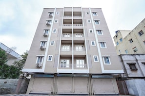 Front of property - Fabhotel Galaxy Stay (Pune)