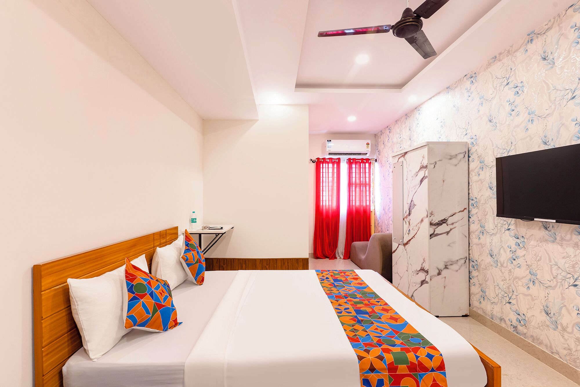 Deluxe Room | Egyptian cotton sheets, premium bedding, in-room safe, desk
