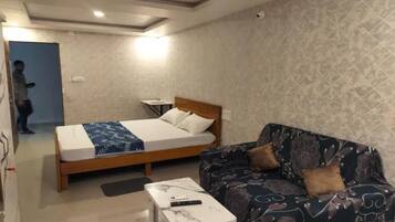 Egyptian cotton sheets, premium bedding, in-room safe, desk