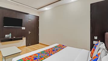 Egyptian cotton sheets, premium bedding, in-room safe, desk