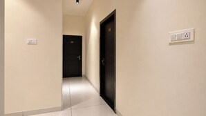 Unclassified image, 4 of 31, button - Fabhotel Shree I (Indore)