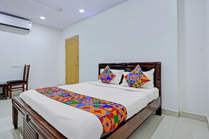 Egyptian cotton sheets, premium bedding, in-room safe, desk - Fabhotel Gita Residency (Visakhapatnam)
