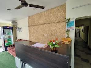 Reception - Fabhotel Gita Residency (Visakhapatnam)
