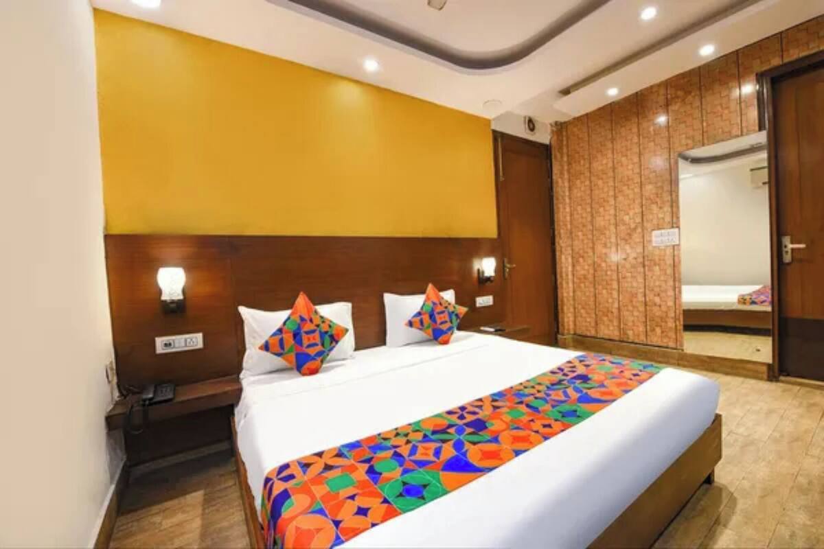 Deluxe Room | Egyptian cotton sheets, premium bedding, in-room safe, desk