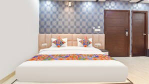 Egyptian cotton sheets, premium bedding, in-room safe, desk - Fabhotel Pacific View (Jaipur)