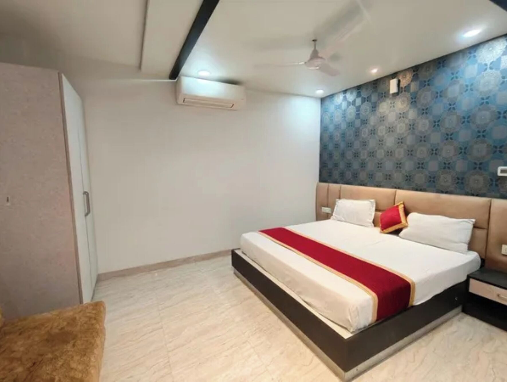 Premium Room | Egyptian cotton sheets, premium bedding, in-room safe, desk