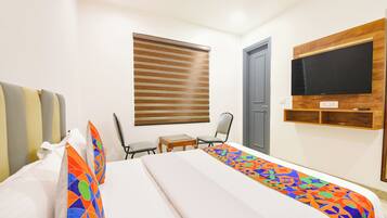 Egyptian cotton sheets, premium bedding, in-room safe, desk