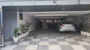 Aparcamiento sin asistencia gratuito