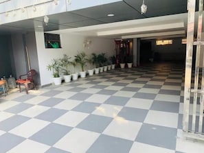 Property entrance - Fabhotel D2 Pachim Vihar (New Delhi)