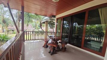 House, 3 Bedrooms | Terrace/patio