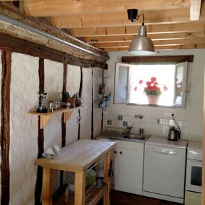 Private kitchen - Vrbo Property (Chemillé-en-Anjou)