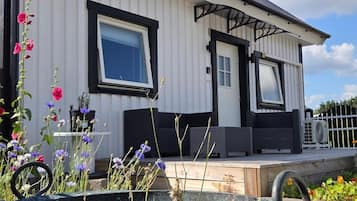 House, 2 Bedrooms, Smoking | Exterior