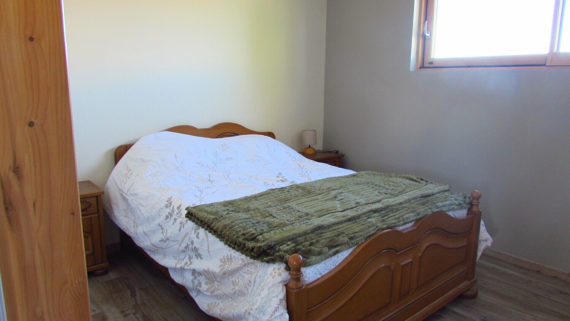 3 chambres, fer et planche à repasser, Wi-Fi, draps fournis