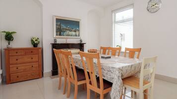 Cottage | Dining