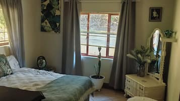 Room, 2 Bedrooms, Accessible, Smoking | 2 bedrooms