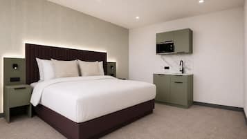 Quarto casal, 1 cama King, vista para o pátio | Cofres nos quartos, escrivaninha, espaço de trabalho para notebook
