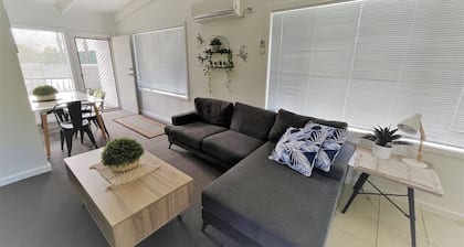 Esperance Little Units 1