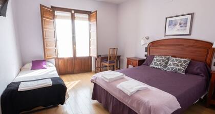 La Judería Segovia Lodging - Room for 3
