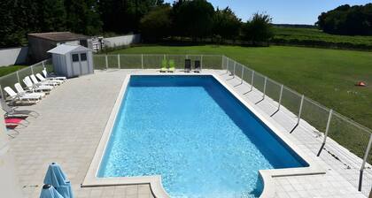 Le Clos Rançanne 25-30 pers, piscine sur 1 ha, mariage, fêtes, cousinades. Royan Saintes, Cognac