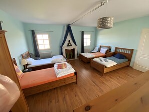 8 bedrooms, iron/ironing board, WiFi, bed sheets - Le Clos Rançanne: 25-30 Guests, Pool on 1 Hectare, Events, Weddings – Near Royan, Saintes, Cognac (Saint-Quantin-de-Rançanne)